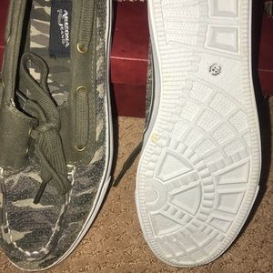 Arizona jeans camo olive tones boat shoes